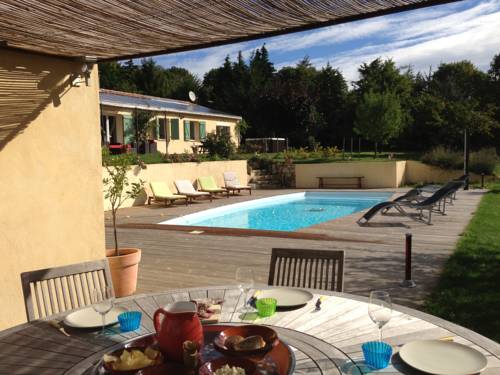 Saint-Denis France code promo hôtel booking.com