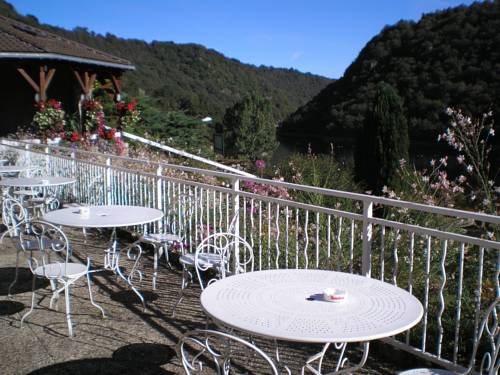 Les Ancizes Comps France code promo Booking.com