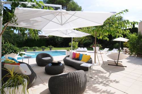 Mougin Codice promozionale Francia Booking.com