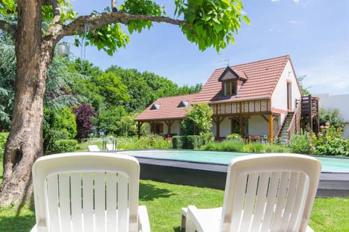ST NICOLAS LES CITEAUX Frankreich Promo-Code Booking.com