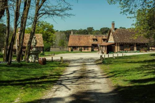 Chaumont-sur-Tharonne France code promo Booking.com