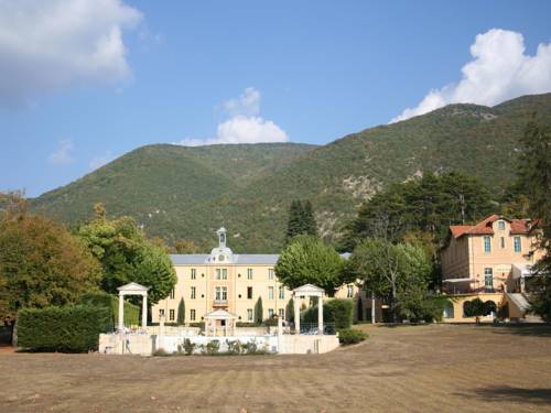 Montbrun Les Bains Frankreich Promo-Code Booking.com