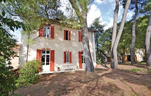 Puyméras France Promo Code Booking.com