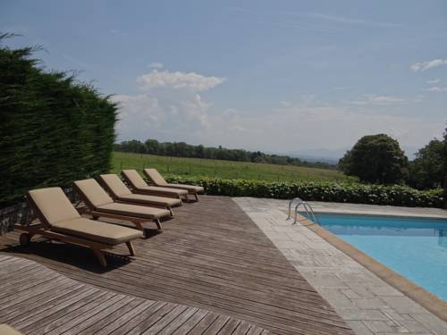 Echenevex Frankreich Promo-Code Booking.com