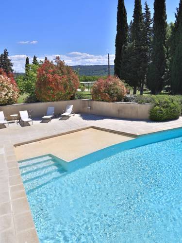 Lauris France Hotel