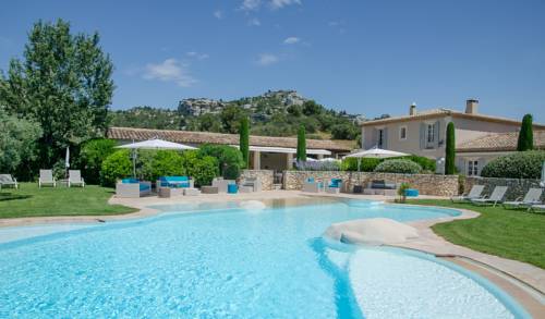 Les Baux De Provence France Promo Code Booking.com