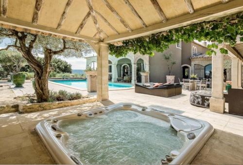 Castillon Du Gard France Promo Code Agoda.com