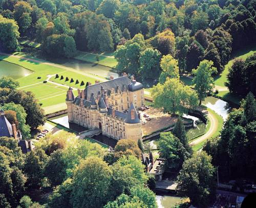 Saint Symphorien le Château France code promo Booking.com