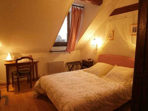 Neuil France Hotel