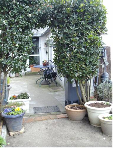 Saint-Denis-de-L'Hôtel France code promo Booking.com