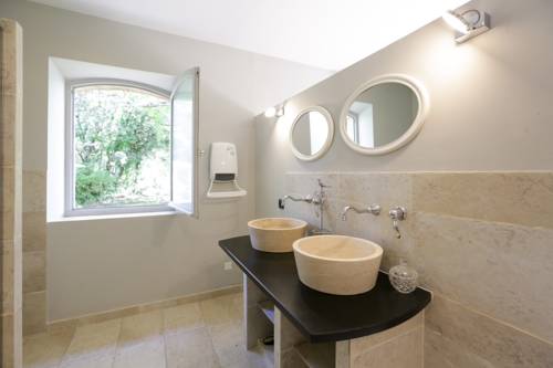 Bonnieux France code promo Booking.com