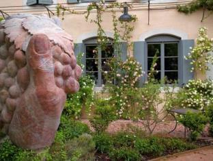 Caunes-Minervois France Hotels