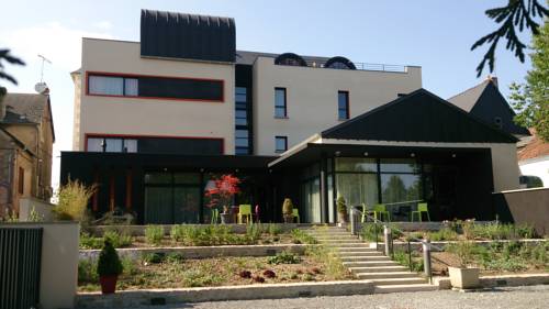 Luzy France Hotel