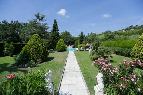 Mougins France Promo Code Booking.com