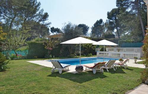 Roquefort Les Pins France Promo Code Booking.com