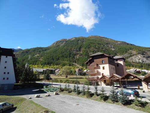 La Salle Les Alpes France code promo Booking.com