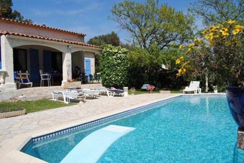Bagnol En Foret Codice promozionale Francia Booking.com