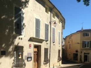 Pernes-les-Fontaines France Hotels
