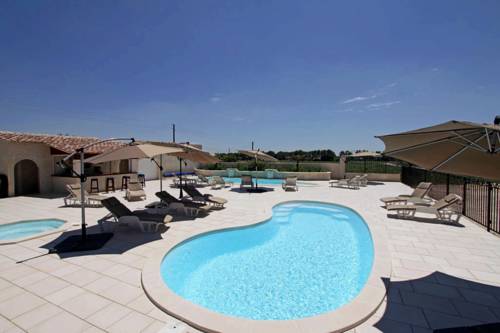 Raphele les Arles France code promo Booking.com